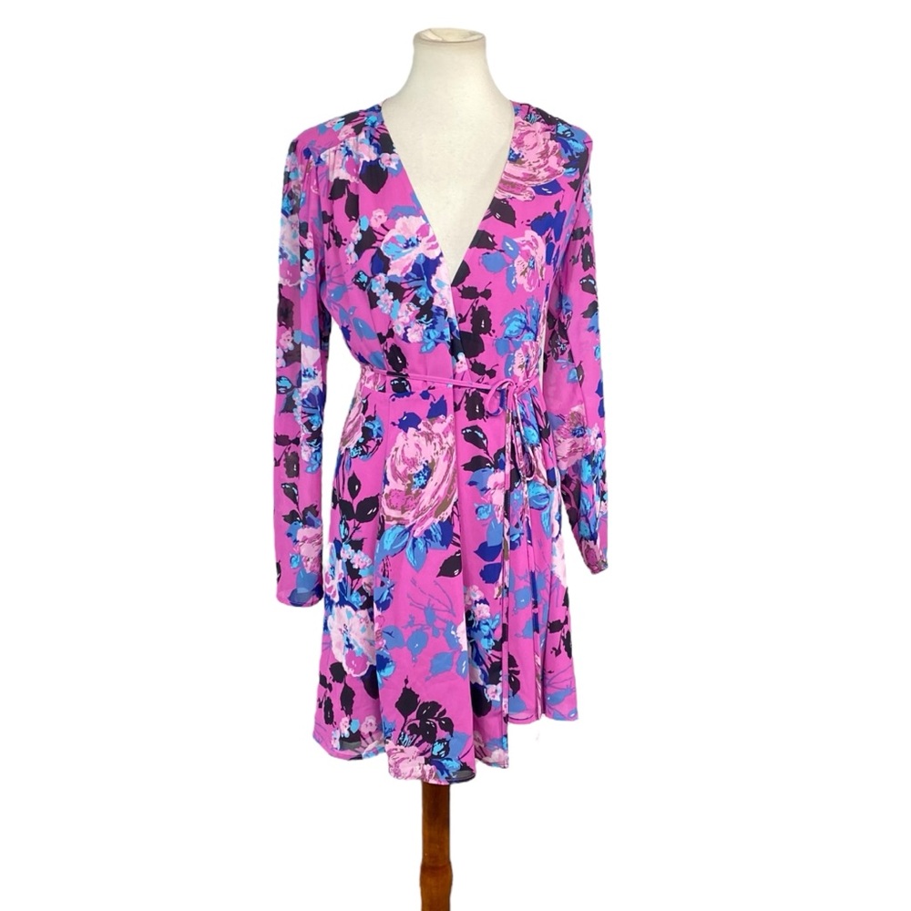 NWT woman’s Leyden floral long sleeve wrap dress size S